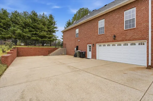 4006 Pilgrim Trl, Greenbrier, TN 37073