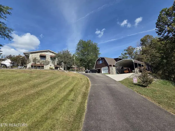 572 Mountain Rd, Clinton, TN 37716
