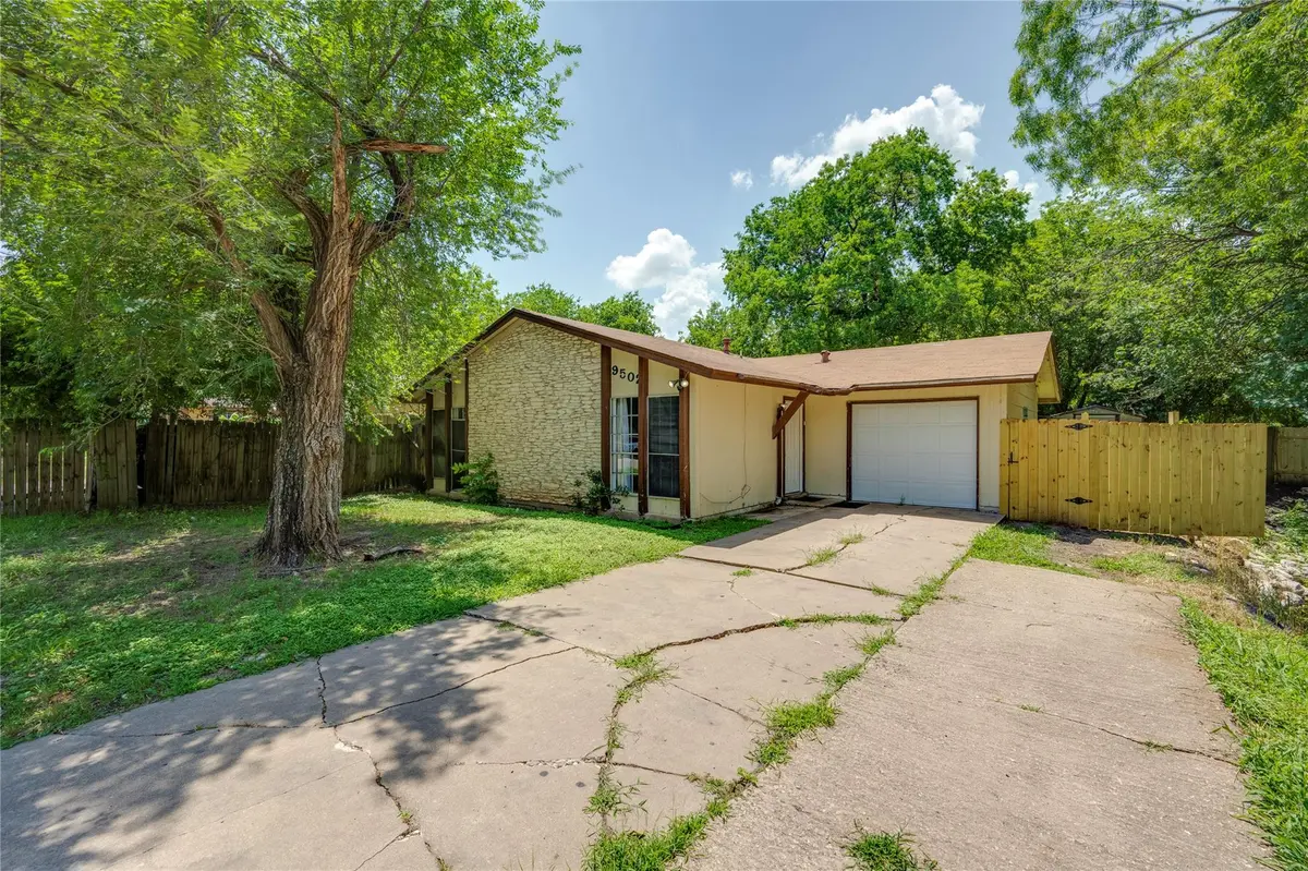 9502 NORTH CREEK DR, Austin, TX 78753