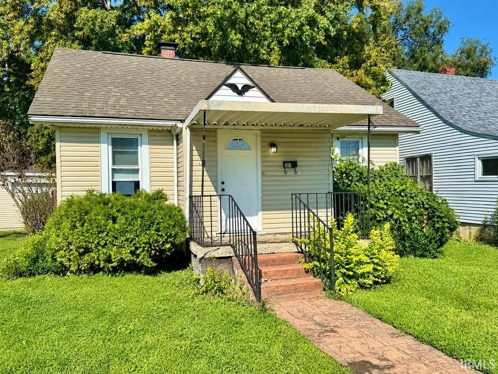 1801 Cherrywood AVE, New Castle, IN 47362-2306