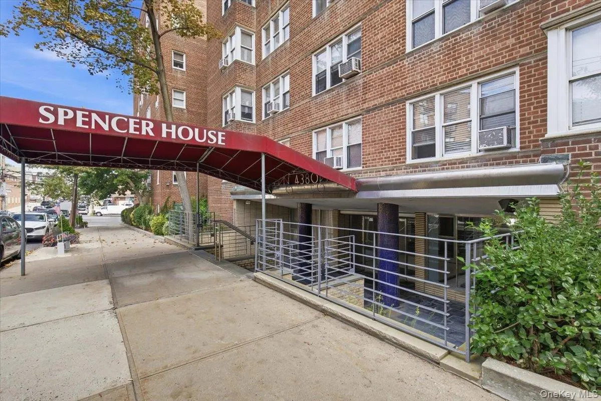 4380 Vireo AVE #4T, Bronx, NY 10470