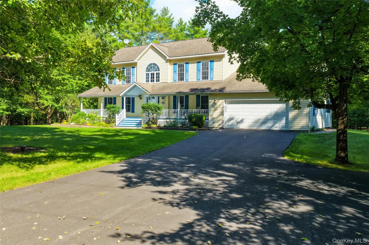 40 Half Moon DR, Cairo, NY 12413