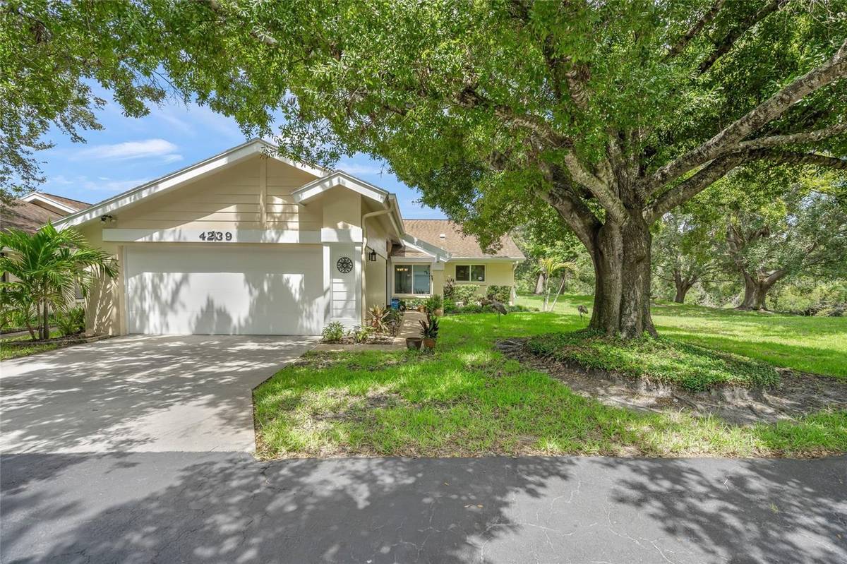 4239 CARRIAGE DR #36, Sarasota, FL 34241