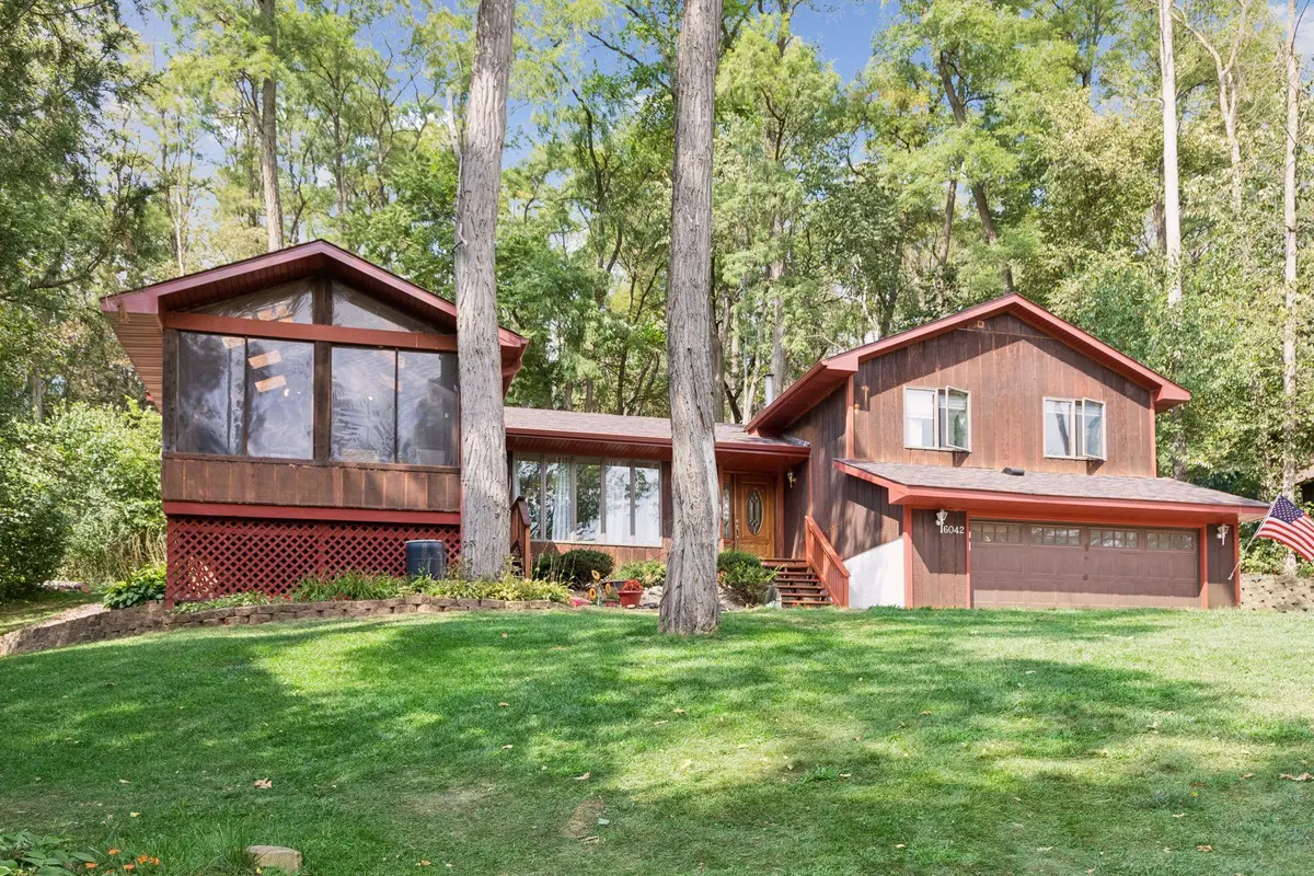 16042 6th ST N, Lakeland, MN 55043