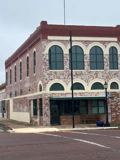 301 S Main ST, Lindsay, OK 73052