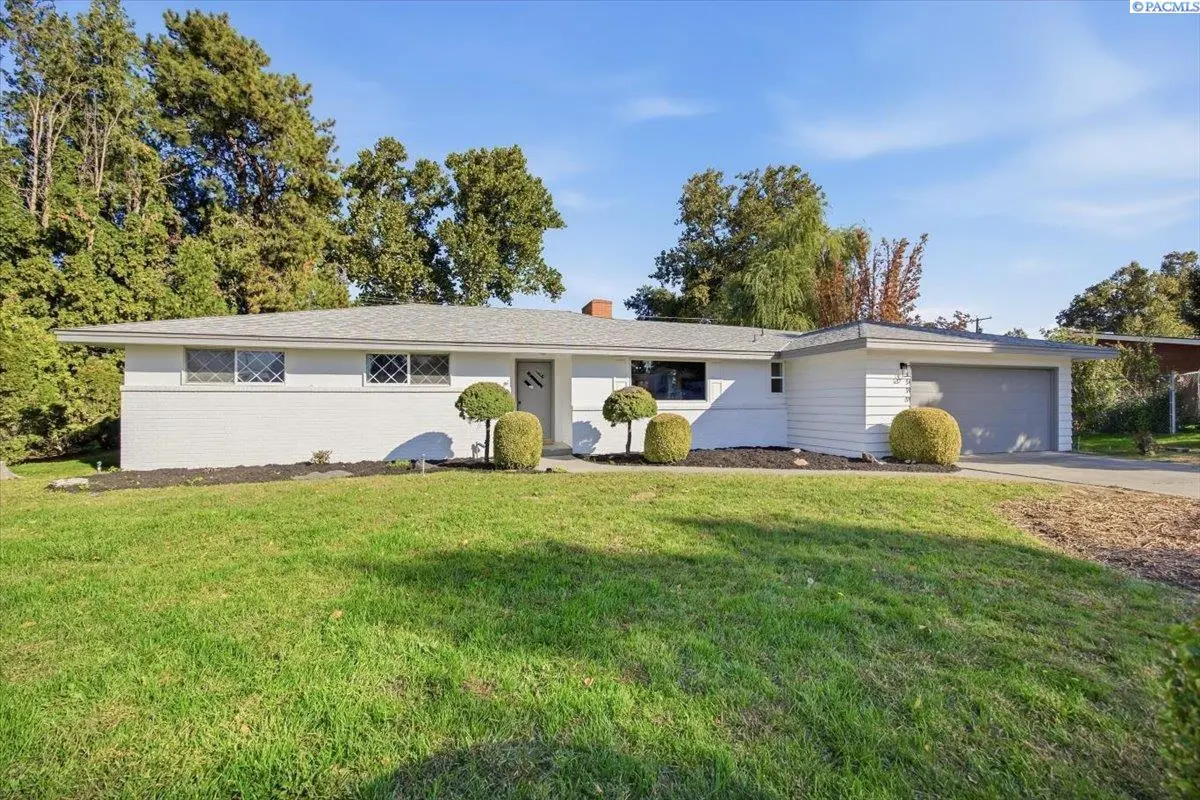 7530 W Victoria Ave, Kennewick, WA 99336
