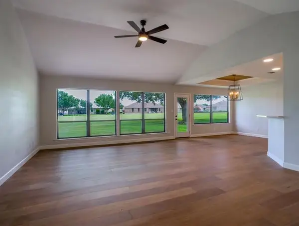 416 Spyglass ST, Meadowlakes, TX 78654