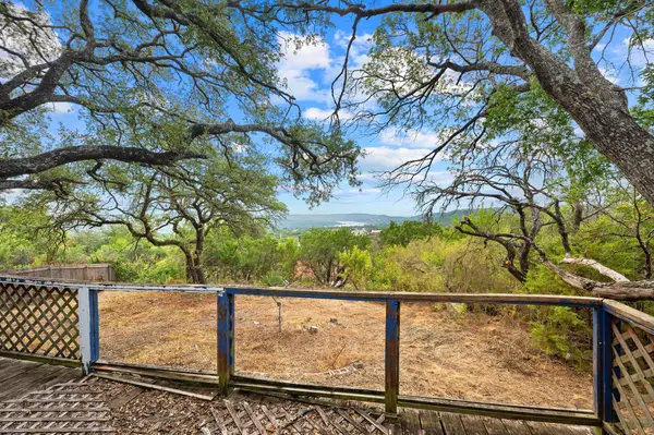11013 W Lakeview DR, Jonestown, TX 78645