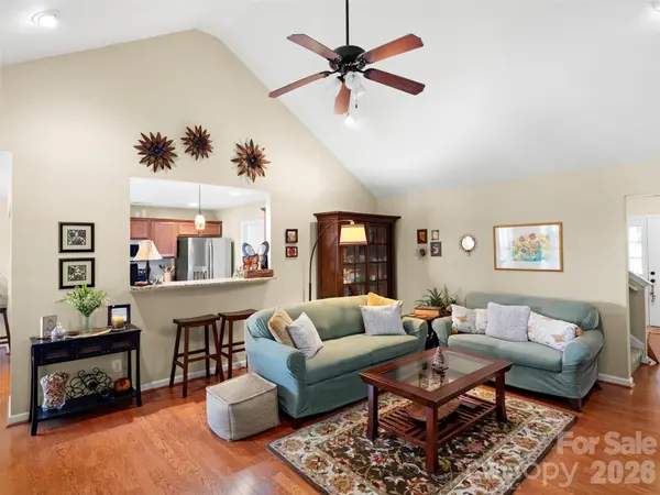 24 Loftin ST, Weaverville, NC 28787