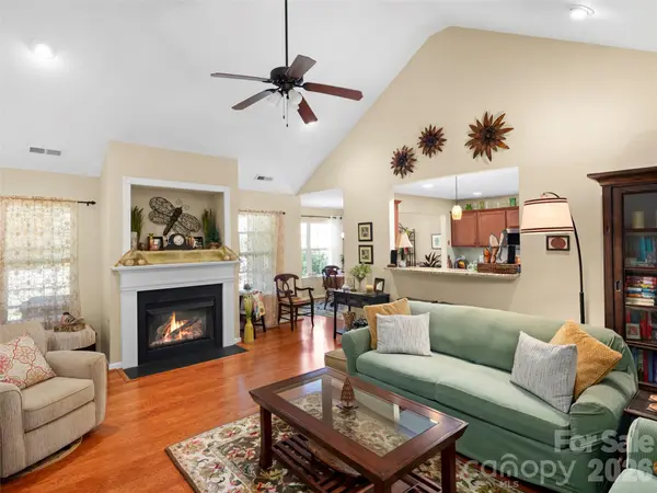24 Loftin ST, Weaverville, NC 28787