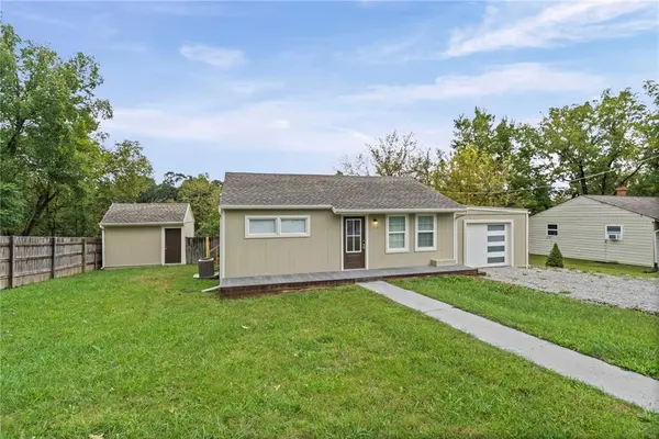 9122 Askew AVE, Kansas City, MO 64132