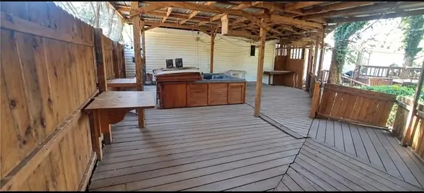 100 S Dittman ST, Frontenac, KS 66763