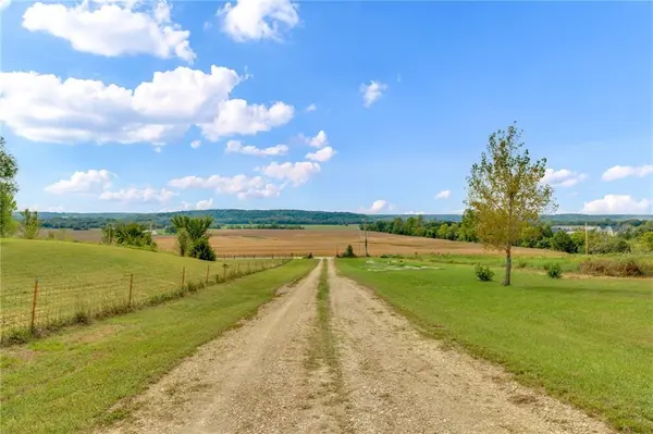 1058 E 932nd RD, Lawrence, KS 66047