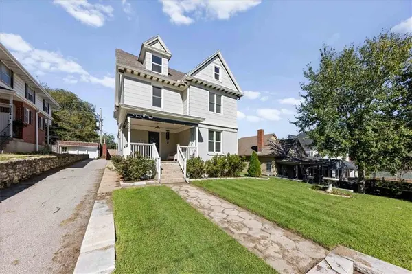 3226 Lexington AVE, Kansas City, MO 64124