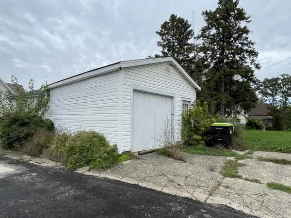 558 Iva ST, Huntington, IN 46750
