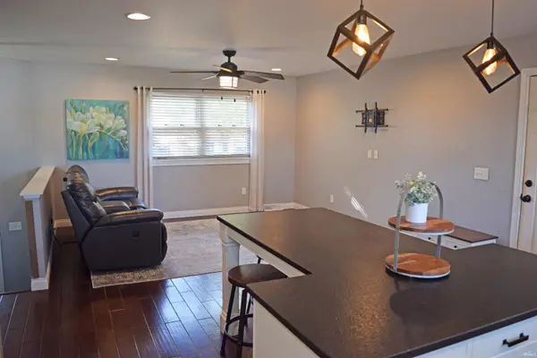 2547 Ruby LN, Wadesville, IN 47638