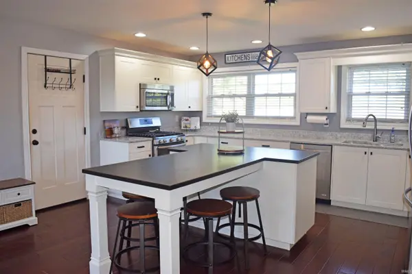2547 Ruby LN, Wadesville, IN 47638