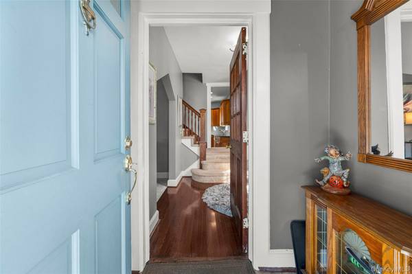 18 Coakley AVE, Harrison, NY 10528