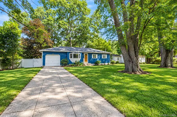 45 Spruce ST, Selden, NY 11784