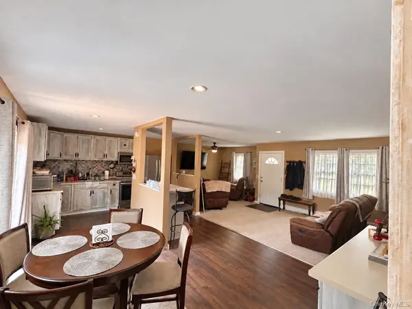39 Orchid RD, East Patchogue, NY 11772