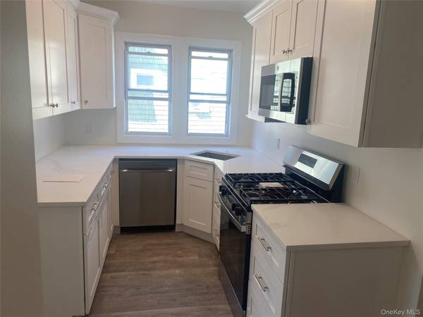 1 Park AVE ## 2, Babylon, NY 11702