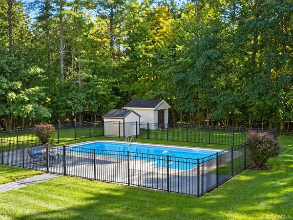 40 Half Moon DR, Cairo, NY 12413