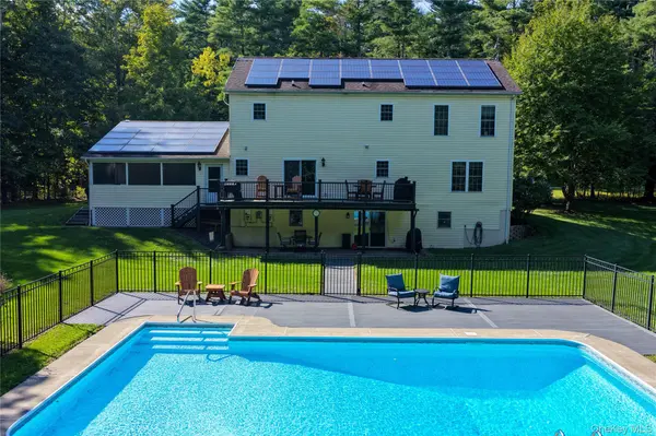 40 Half Moon DR, Cairo, NY 12413