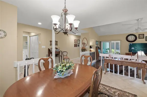 4239 CARRIAGE DR #36, Sarasota, FL 34241