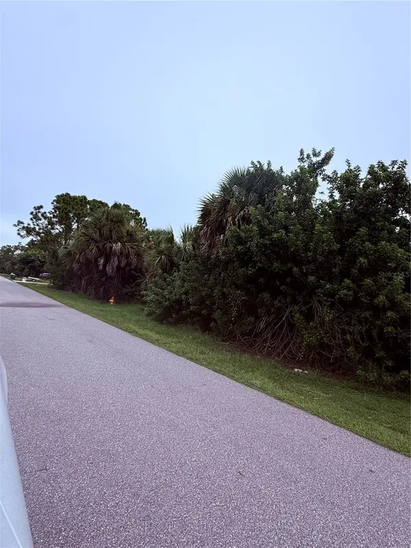 348 LA PLAYA LN, Port Charlotte, FL 33953
