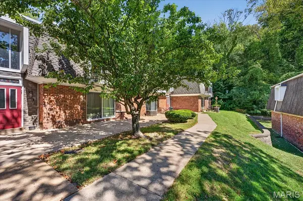 1063 Lafayette CT, Collinsville, IL 62234