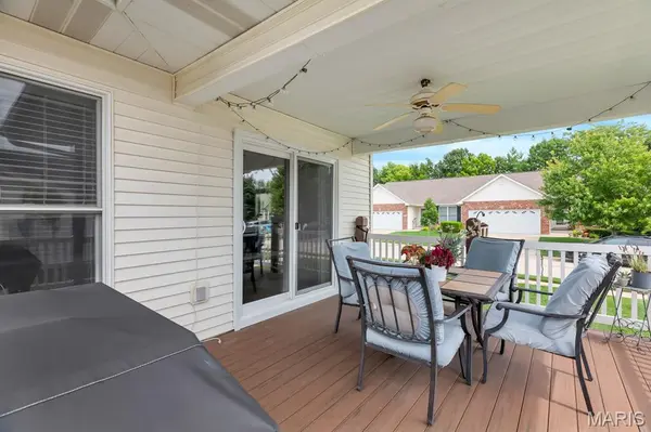 41 Huntgate DR #12A, St Peters, MO 63376