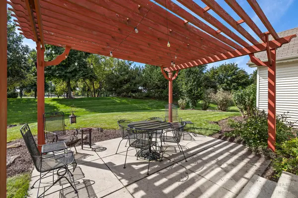 1352 Evergreen LN, Pingree Grove, IL 60140