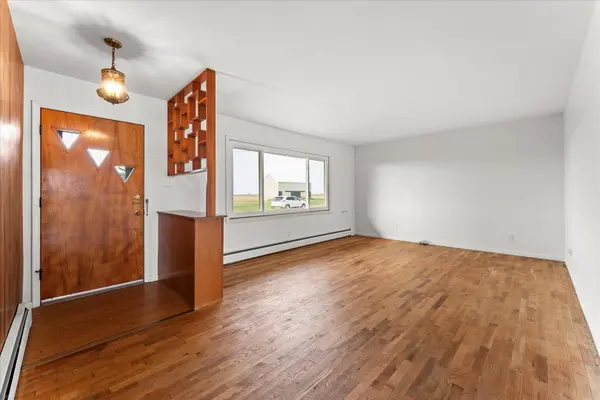 2484 State Highway 32, Lovington, IL 61937