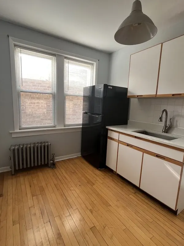 5852 W HIGGINS AVE #1A, Chicago, IL 60630