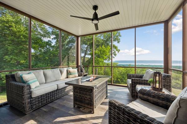 N1093 375th ST, Maiden Rock, WI 54750
