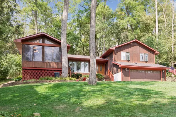 16042 6th ST N, Lakeland, MN 55043