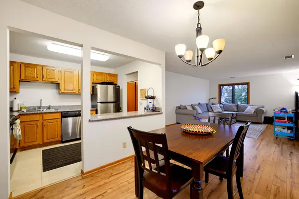 7200 Cahill RD #106, Edina, MN 55439