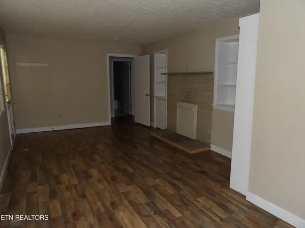 525 Woodlawn Rd, Crossville, TN 38555