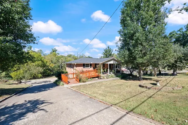 215 Shevel Dr, Goodlettsville, TN 37072