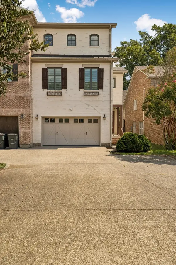4100B Oriole Pl, Nashville, TN 37215
