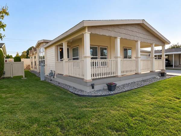 19320 E COLYAR Ln, Spokane Valley, WA 99016