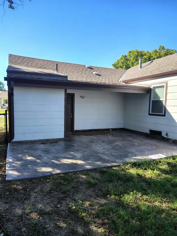 2302 E Mossman Ave, Wichita, KS 67214