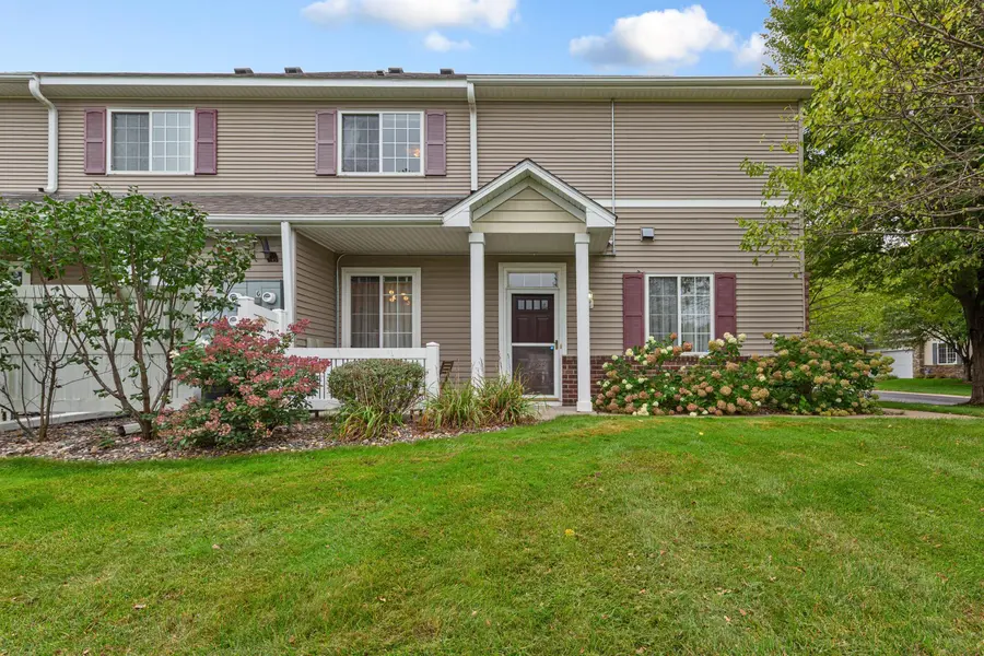 738 Maple Hills DR #J, Maplewood, MN 55117