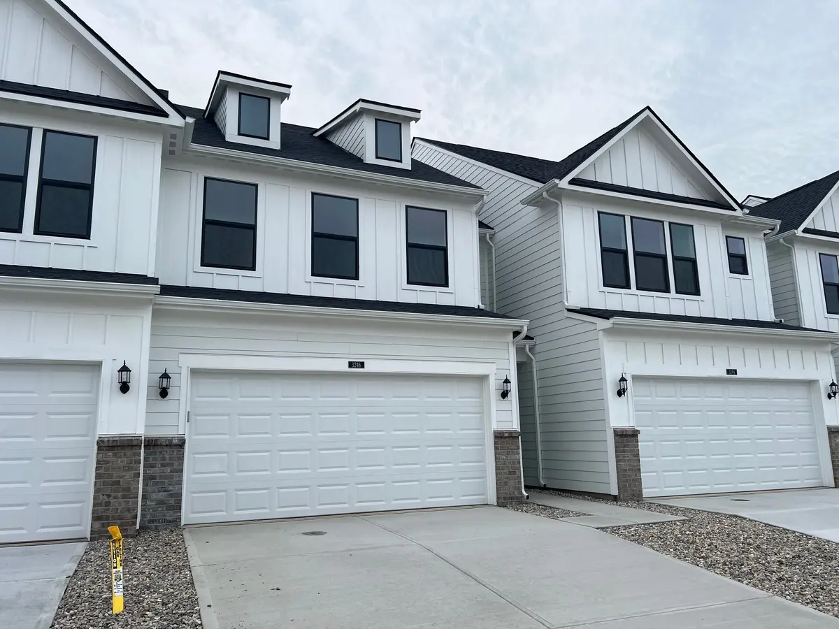 3246 Arabian LN, Zionsville, IN 46077