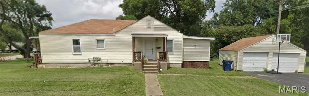 10123 Saint Katherine, St Ann, MO 63074