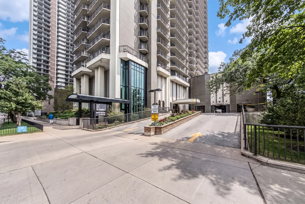 6007 N Sheridan RD #25D, Chicago, IL 60660
