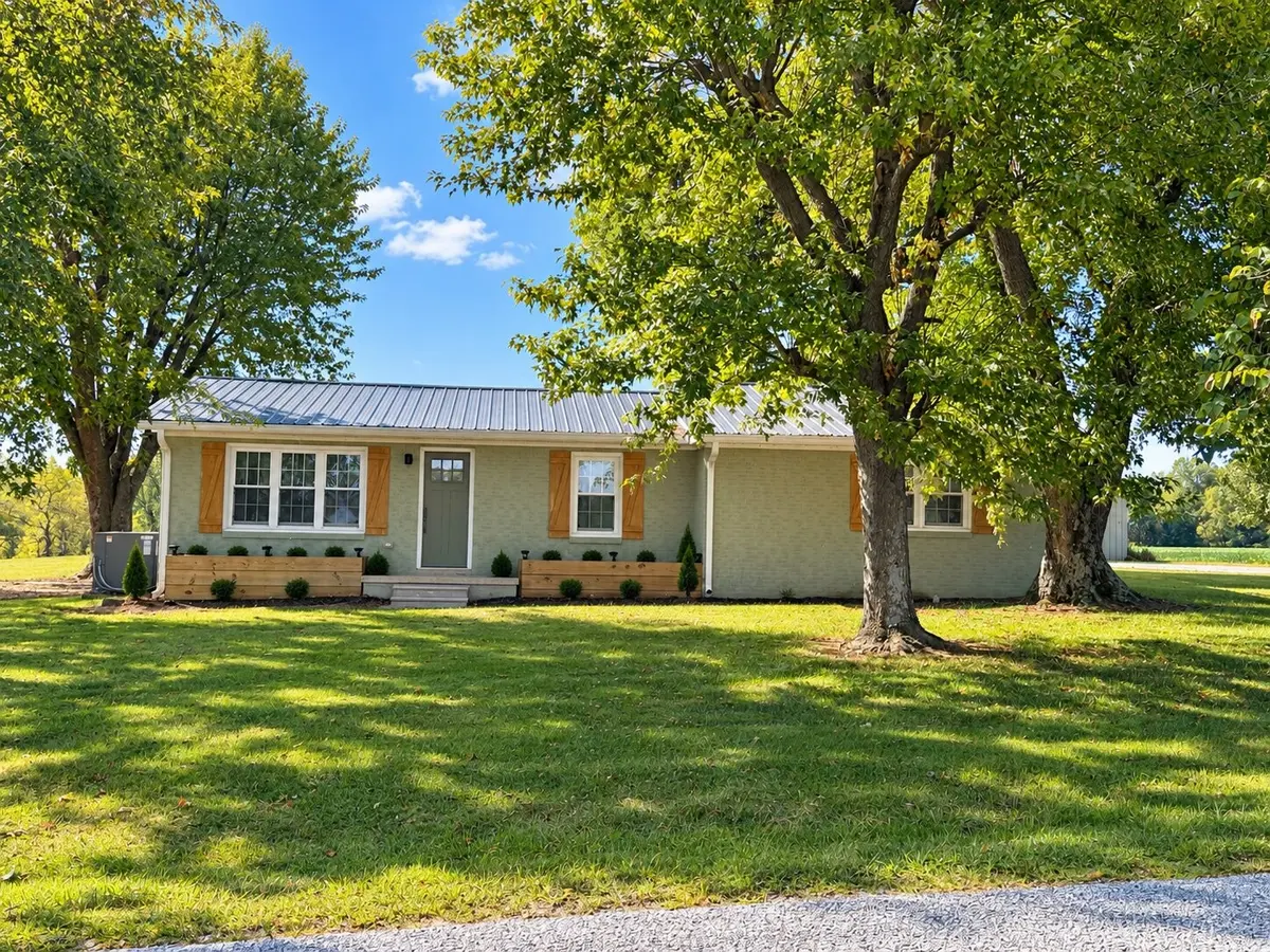 7227 N Pinson Rd, Portland, TN 37148