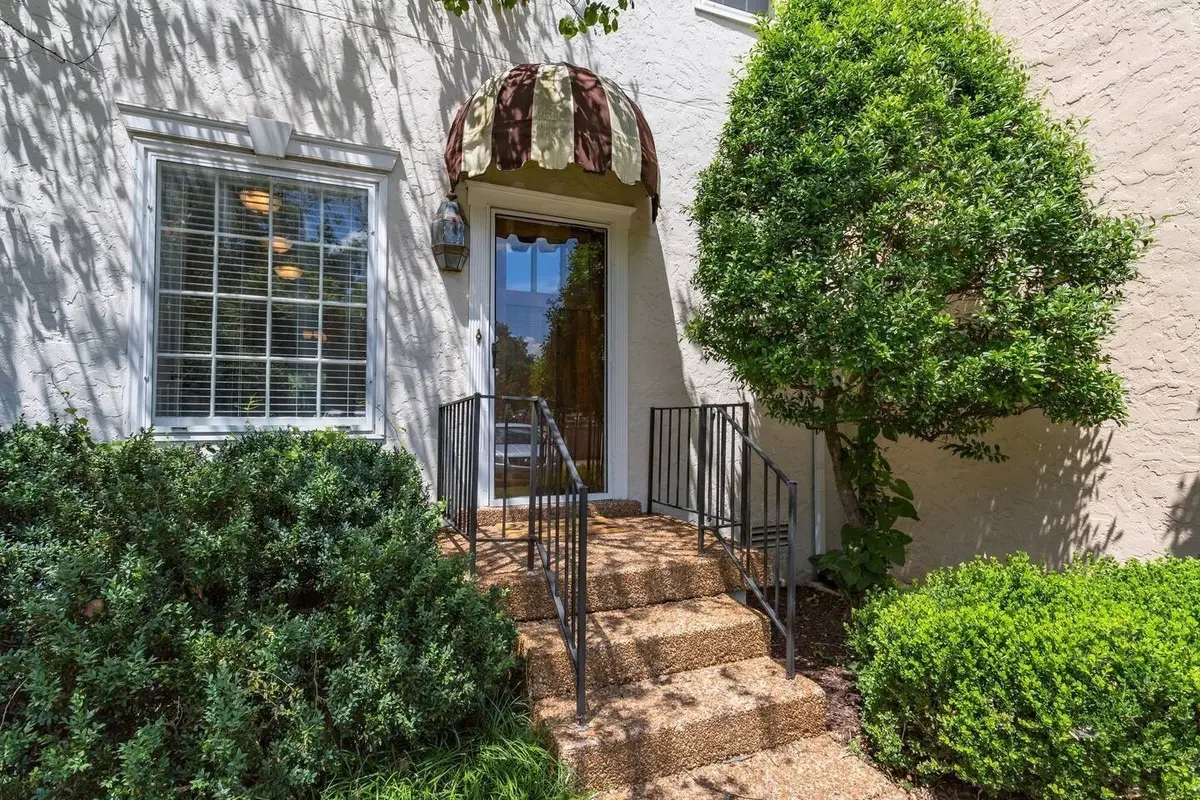 2601 Blakemore Ave #B, Nashville, TN 37212