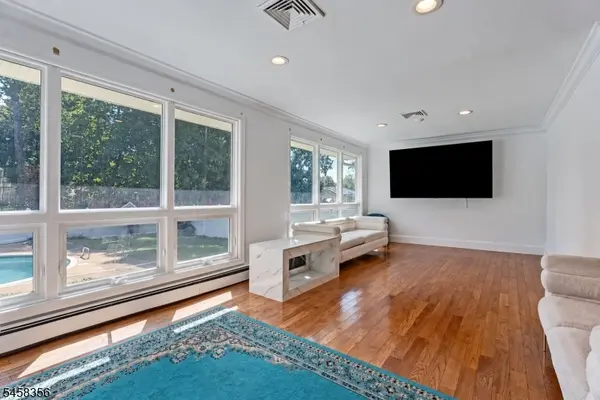 64 Spring Valley Rd, Paramus Boro, NJ 07652