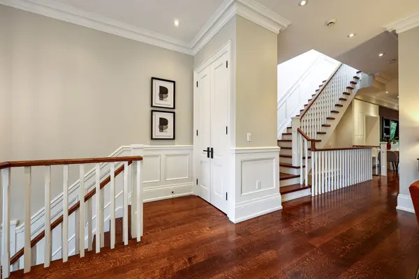 344 Fairlawn AVE, Toronto C04, ON M5M 1T6